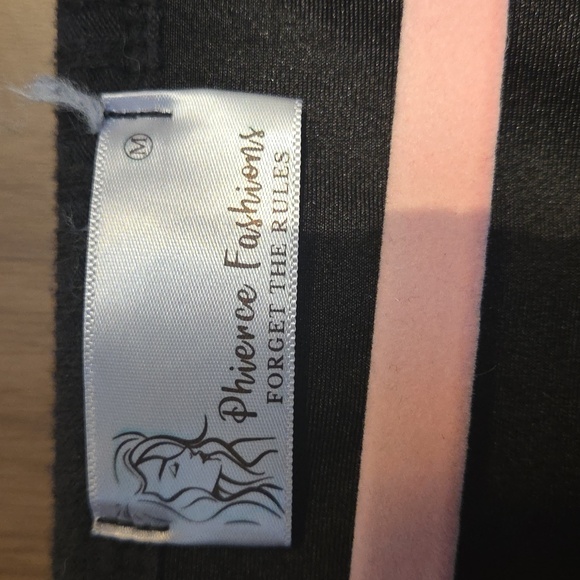 Black Ribbed Tank Top - Picture 2 of 4